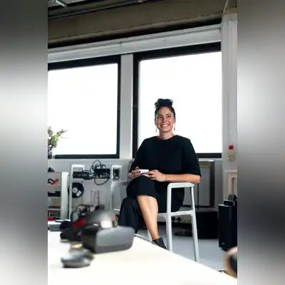 邬琳